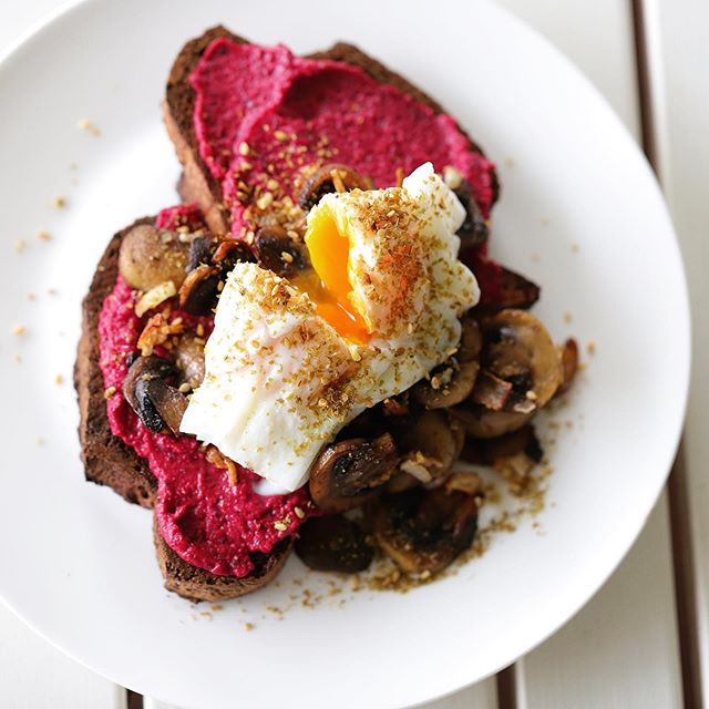 Poached Egg with Garlic Mushrooms and Beetroot Hummus
